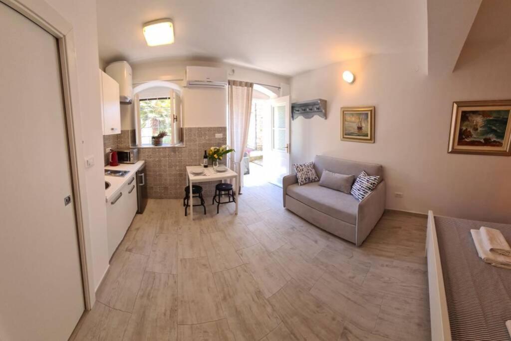 Studio Apartment Marella Vis Eksteriør bilde