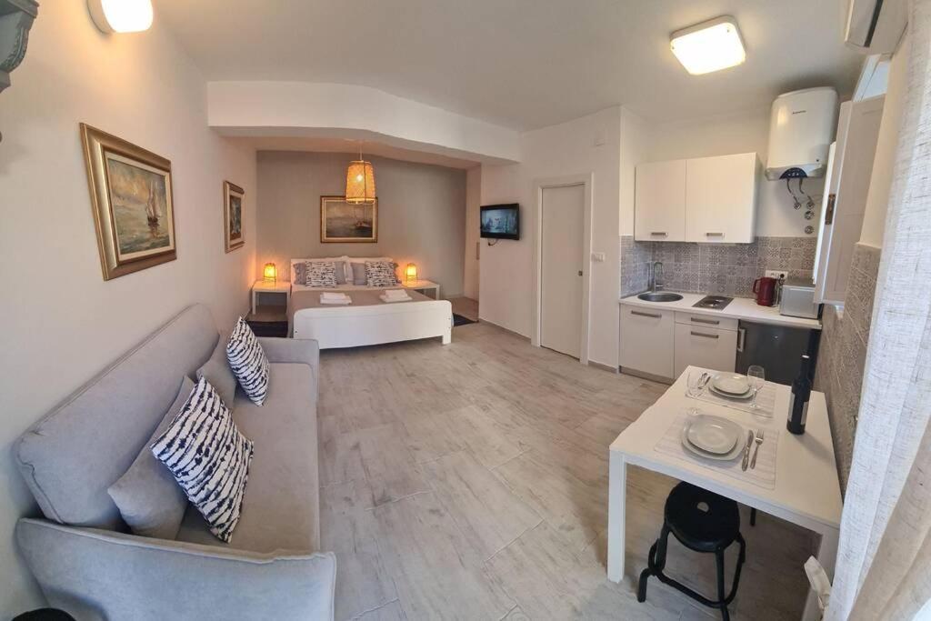Studio Apartment Marella Vis Eksteriør bilde